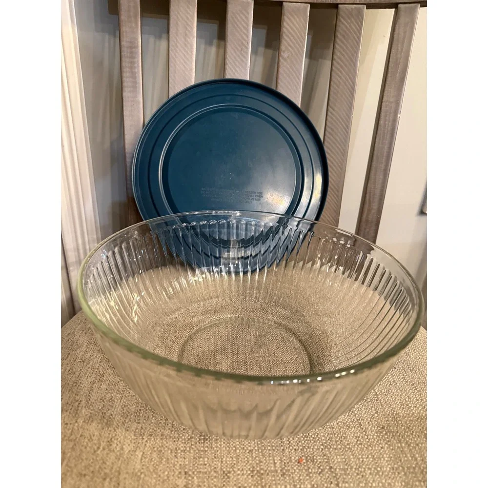 Pyrex sculpted clear